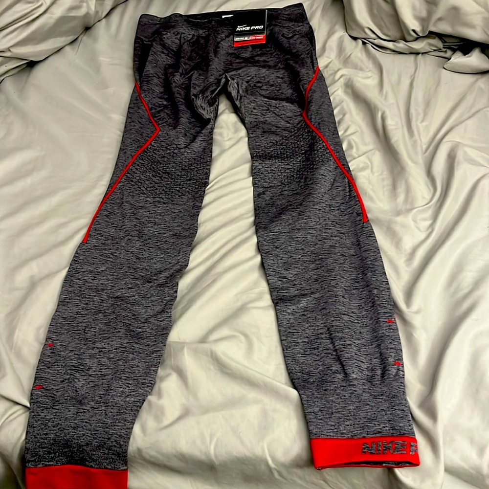 Nike Pro Women’s Dri-Fit Competition Bae Layer